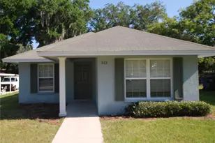 312 E Hibiscus Dr, Lakeland, FL 33803 - Photo 2