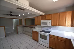 2762 Gale Rose Dr, Lakeland, FL 33805 - Photo 6