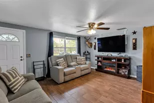 2515 Crystal Lake Acres Dr, Lakeland, FL 33801 - Photo 6