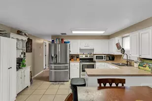 2515 Crystal Lake Acres Dr, Lakeland, FL 33801 - Photo 12