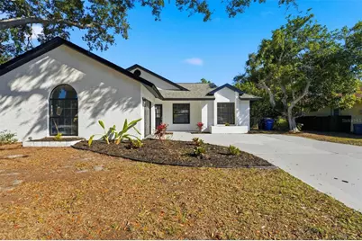 5737 Deer Hollow Lane W, Sarasota, FL 34232 - Photo 2