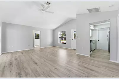 5737 Deer Hollow Lane W, Sarasota, FL 34232 - Photo 4