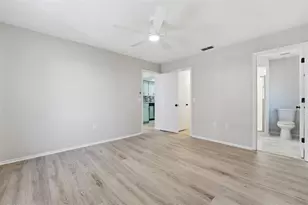 5737 Deer Hollow Ln W, Sarasota, FL 34232 - Photo 10