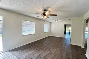 522 Pebble Springs Ct, Winter Haven, FL 33884 - Photo 4