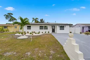 808 Guild Dr, Venice, FL 34285 - Photo 2