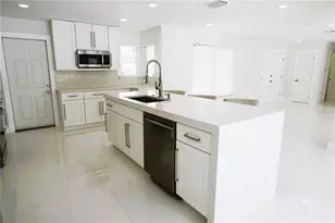 3364 Espanola Dr, Sarasota, FL 34239 - Photo 8