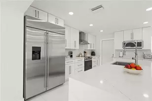 3364 Espanola Dr, Sarasota, FL 34239 - Photo 24