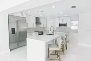 3364 Espanola Dr, Sarasota, FL 34239 - Photo 10