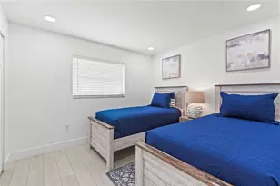 3364 Espanola Dr, Sarasota, FL 34239 - Photo 36