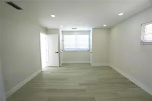 3364 Espanola Dr, Sarasota, FL 34239 - Photo 14