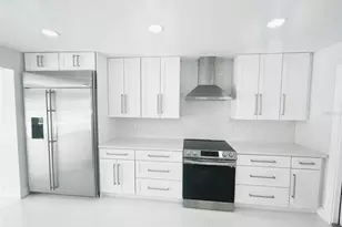 3364 Espanola Dr, Sarasota, FL 34239 - Photo 6