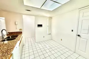 18308 Aintree Ct, Tampa, FL 33647 - Photo 10