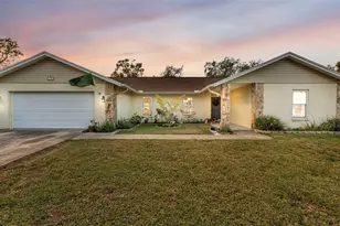 2207 Gatewood St, Plant City, FL 33563 - Photo 2