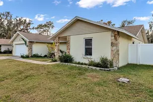 2207 Gatewood St, Plant City, FL 33563 - Photo 4
