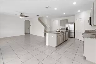 2651 Grandbury Grove Rd, Lakeland, FL 33811 - Photo 4