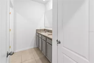 2651 Grandbury Grove Rd, Lakeland, FL 33811 - Photo 10