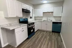 215 W Valencia St, Lakeland, FL 33805 - Photo 4