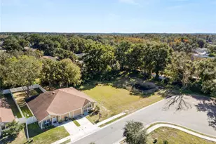 5674 Tower Palms Ln, Lakeland, FL 33811 - Photo 2