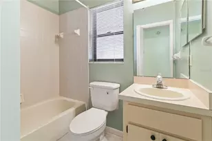 1678 Colonnades Cir N, Lakeland, FL 33811 - Photo 16