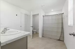 1211 Tahitian Sunrise Dr, Plant City, FL 33565 - Photo 16