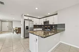 12115 Lily Magnolia Ln, Riverview, FL 33569 - Photo 8