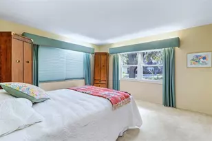 1515 Serpentine Dr S, Saint Petersburg, FL 33705 - Photo 14