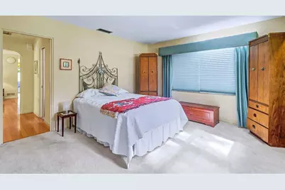 1515 Serpentine Drive S, Saint Petersburg, FL 33705 - Photo 8