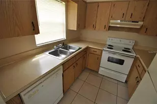 127 Shannon Dr, Lakeland, FL 33809 - Photo 2