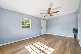 6416 Saddletree Dr, Wesley Chapel, FL 33544 - Photo 8