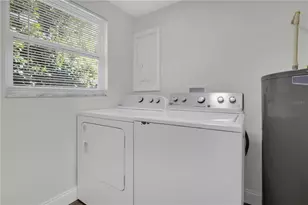 1033 Wildwood W, Lakeland, FL 33801 - Photo 16