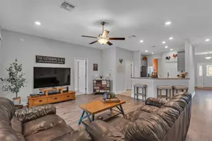 5809 Christiansen Ct, Lakeland, FL 33812 - Photo 8