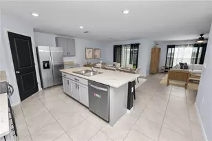 3707 Capri Coast Dr, Plant City, FL 33565 - Photo 4