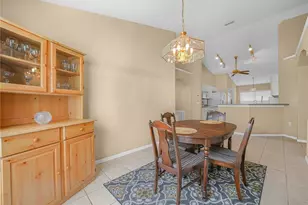 2235 Hunters Greene Dr, Lakeland, FL 33810 - Photo 4