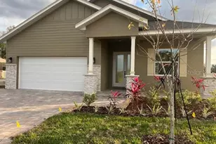 2016 Maverics Dr, Mulberry, FL 33860 - Photo 2