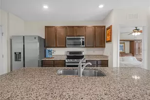 2805 Grandbury Grove Rd, Lakeland, FL 33811 - Photo 10