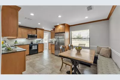 9326 Edison Road, Lithia, FL 33547 - Photo 4