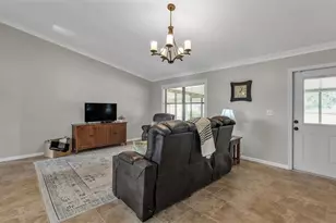 9326 Edison Rd, Lithia, FL 33547 - Photo 16