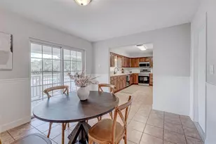 926 Meadowood Dr, Lakeland, FL 33809 - Photo 10