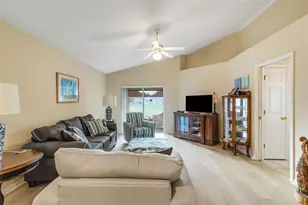 4183 Cobblestone Dr, Lakeland, FL 33813 - Photo 4