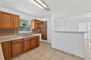 1437 Arlington Rd, Lakeland, FL 33805 - Photo 8