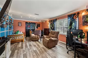 4911 Whiteoak Dr E, Lakeland, FL 33813 - Photo 6