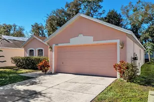 34501 Smart Dr, Zephyrhills, FL 33541 - Photo 2