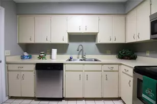 5004 Fairfield Dr, Lakeland, FL 33811 - Photo 8