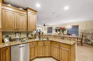 551 Grand Cayman Cir, Lakeland, FL 33803 - Photo 16