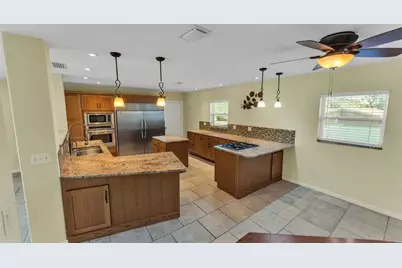 1203 Brandon Lakes Circle, Valrico, FL 33594 - Photo 16