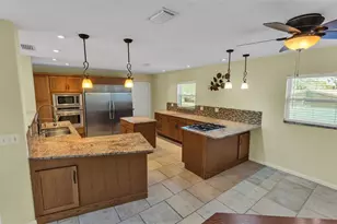 1203 Brandon Lakes Cir, Valrico, FL 33594 - Photo 16