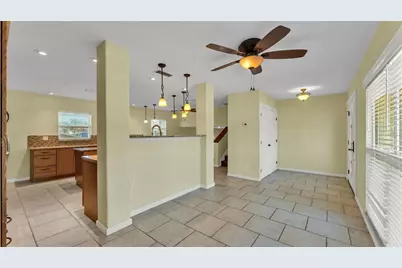 1203 Brandon Lakes Circle, Valrico, FL 33594 - Photo 6