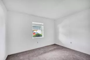 4938 Colonnades Cir E, Lakeland, FL 33811 - Photo 8