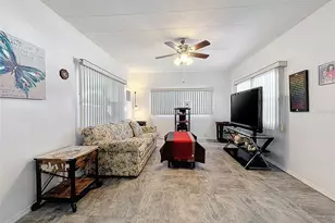 1823 Blue Lake Dr, Lakeland, FL 33801 - Photo 10