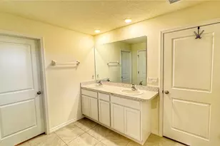 1206 Tahitian Sunrise Dr, Plant City, FL 33565 - Photo 12